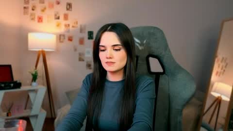 Alice online show from April 27, 7:33 pm