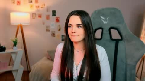 Alice online show from April 26, 7:22 pm