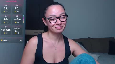 SereneSophi online show from March 2, 7:15 am