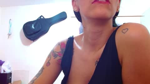 sexmilkdirty online show from December 22, 9:53 pm