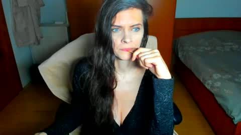 sexqueen1111 online show from April 28, 3:21 am