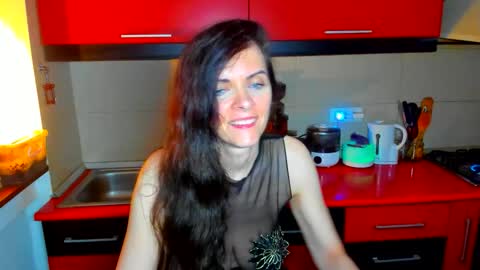 sexqueen1111 online show from February 16, 1:22 pm