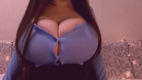 Julia online show from November 3, 4:22 pm