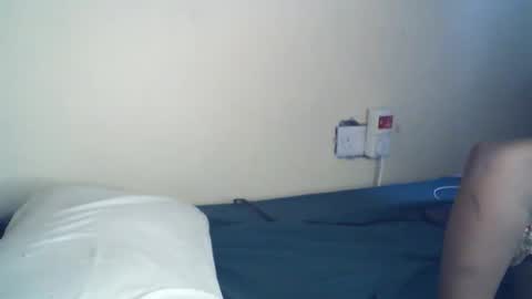 sexxy_curvy23 online show from April 28, 6:50 am