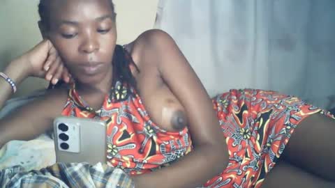 sexxy_curvy23 online show from June 13, 4:43 am