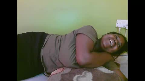 Snapshot of sexy_divana chatting on February 26, 6:19 am sexy_divana online show from February 26, 6:19 am