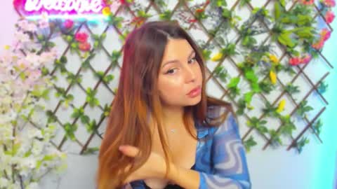 Lily online show from November 5, 4:18 am