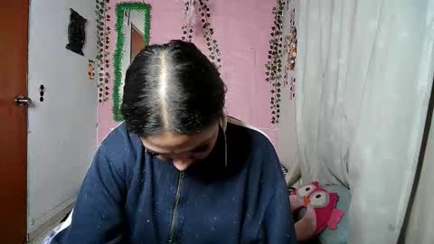 Snapshot of sexy_lolas chatting on October 21, 5:44 am sexy lolas online show from October 21, 5:44 am