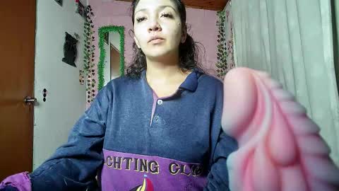 sexy lolas online show from March 11, 6:39 am