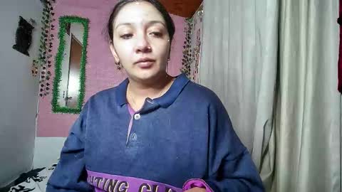 sexy lolas online show from February 12, 5:42 am