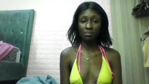 sexy_lyn852 online show from October 27, 10:48 pm