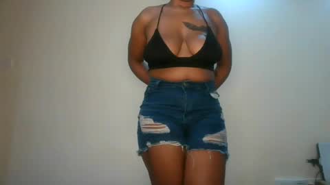sexy_lyna online show from June 23, 3:26 am