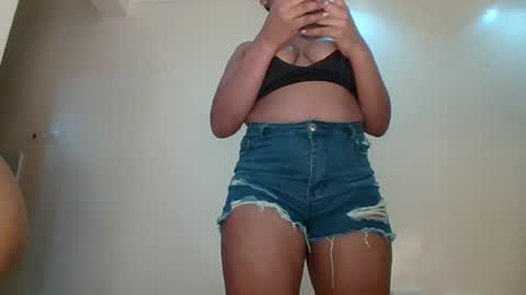 sexy_lyna online show from July 19, 10:12 pm