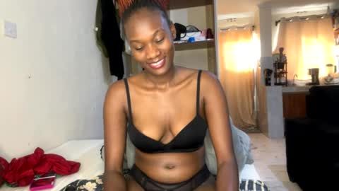 Nyla online show from June 24, 2:16 pm