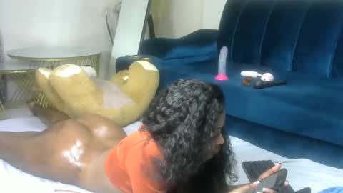 sexy pigeon online show from March 12, 9:50 pm