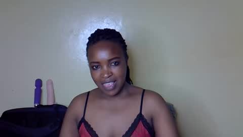 Snapshot of sexy_sazii chatting on October 18, 7:04 pm sexy_sazii online show from October 18, 7:04 pm