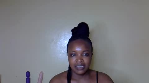 Snapshot of sexy_sazii chatting on October 19, 7:05 pm sexy_sazii online show from October 19, 7:05 pm