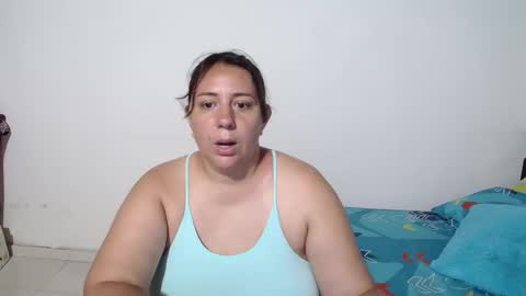 Snapshot of sexy_ticki chatting on October 19, 12:23 am janel online show from October 19, 12:23 am