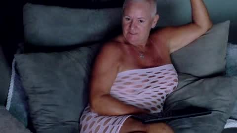 Sexy GILF Allie Kay online show from July 10, 2:45 am