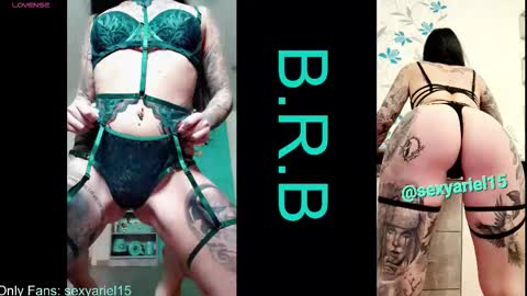 Snapshot of sexyariel15 chatting on October 22, 4:45 pm SexyAriel15 online show from October 22, 4:45 pm