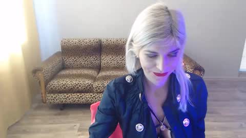 Snapshot of sexybeatriice chatting on February 18, 7:21 am sexybeatriice online show from February 18, 7:21 am