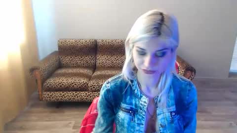 Snapshot of sexybeatriice chatting on February 27, 7:12 am sexybeatriice online show from February 27, 7:12 am