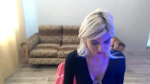 Snapshot of sexybeatriice chatting on October 1, 6:51 am sexybeatriice online show from October 1, 6:51 am