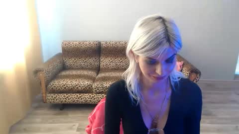 Snapshot of sexybeatriice chatting on September 27, 7:59 am sexybeatriice online show from September 27, 7:59 am