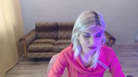 Snapshot of sexybeatriice chatting on January 28, 7:22 am sexybeatriice online show from January 28, 7:22 am