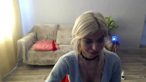 sexybeatriice online show from April 29, 6:49 am