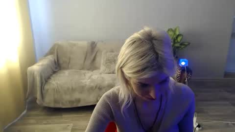 sexybeatriice online show from May 4, 7:01 am