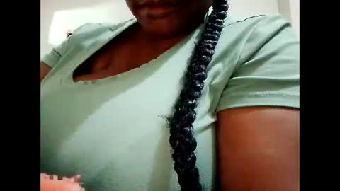 Sexybiggtitss online show from December 17, 9:19 pm