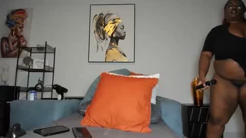 sexyblackhugetits online show from December 2, 4:31 pm
