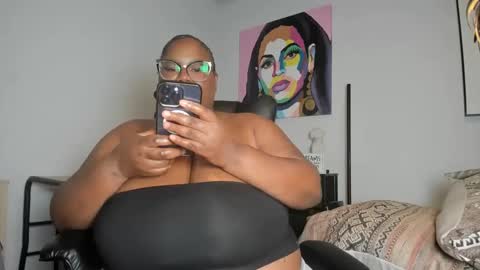 Snapshot of sexyblackhugetits chatting on October 11, 3:11 am sexyblackhugetits online show from October 11, 3:11 am