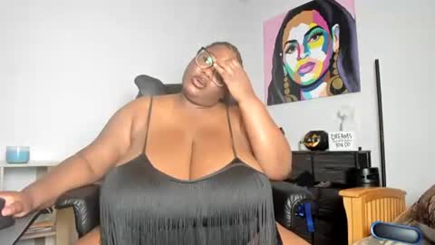 Snapshot of sexyblackhugetits chatting on October 14, 1:25 pm sexyblackhugetits online show from October 14, 1:25 pm