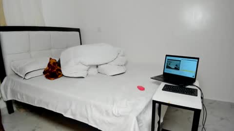 sexybootydoll online show from February 15, 2:38 pm