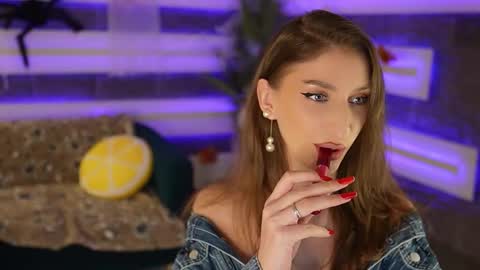 Celline online show from November 15, 6:03 am