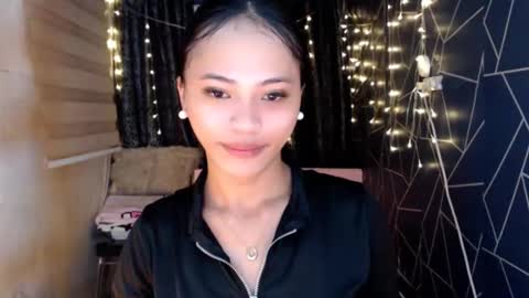 Miss Cheng online show from November 25, 8:49 am