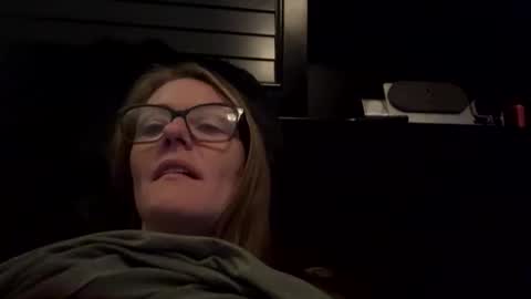 sexychey9669 online show from December 2, 2:08 pm