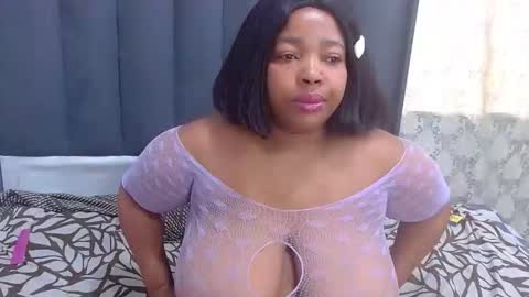 sexychubbyx25 online show from October 11, 12:19 pm