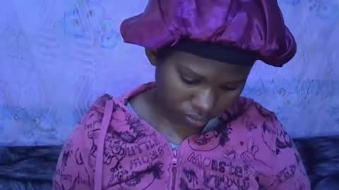 sexydoll002 online show from December 4, 6:04 am