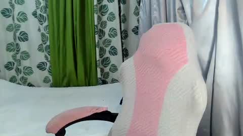 sexygirl_ynna online show from July 2, 1:06 pm