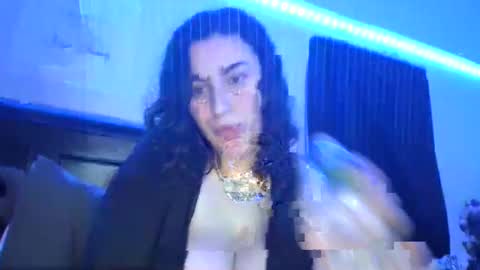 Snapshot of sexygoddesslizaaa chatting on January 19, 7:46 am ETERNAL GODDESS WOMAN  online show from January 19, 7:46 am