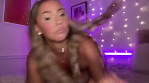 Ashley Love online show from July 11, 9:20 am