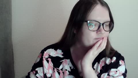 Snapshot of sexykitty_2 chatting on January 5, 1:24 am Kate online show from January 5, 1:24 am