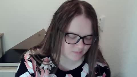 Snapshot of sexykitty_2 chatting on December 5, 2:11 pm Kate online show from December 5, 2:11 pm