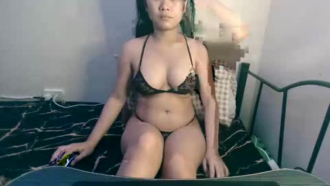Snapshot of sexylove212002 chatting on January 1, 10:56 pm Lily online show from January 1, 10:56 pm