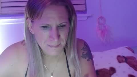 ryeanne25 online show from April 18, 9:12 am