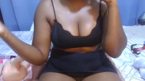 Snapshot of sexymompie chatting on January 11, 8:33 am CANDY online show from January 11, 8:33 am