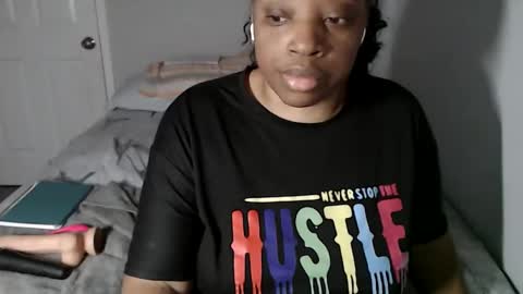 Snapshot of sexymona1218 chatting on October 28, 5:30 pm SexyMona online show from October 28, 5:30 pm